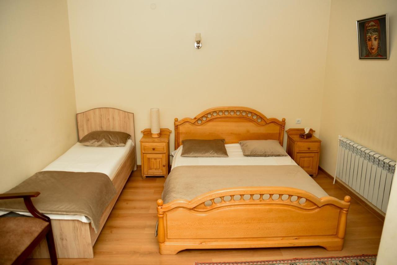 Hayi Tun Guest House กอริส ภายนอก รูปภาพ